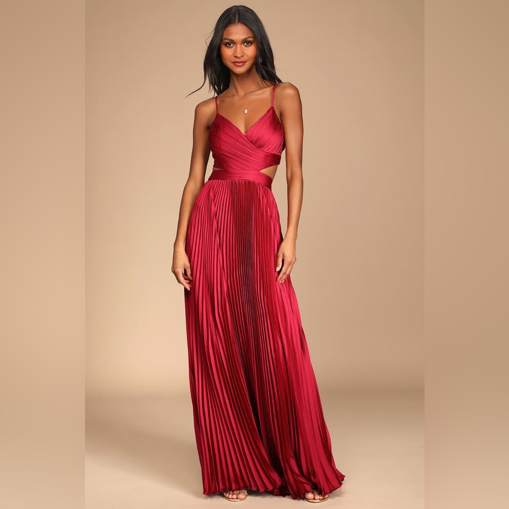 Lulu's purple Pleated Spaghetti Strap Gown